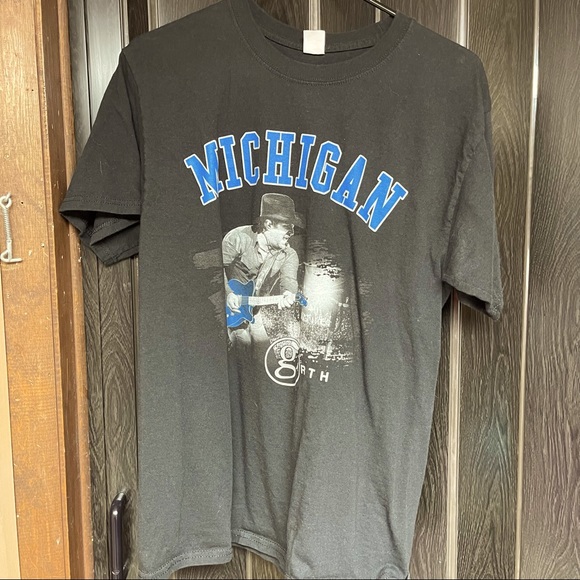 Hanes Michigan Garth t shirt. small - Picture 7 of 11